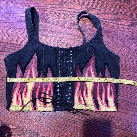 Rocker Flame Studded crop top - Picture 6 of 8